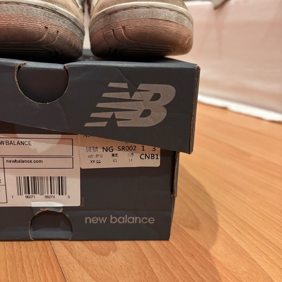 New Balance 550 Women’s Sneakers in Peach Pink and Beige - Picture 9 of 10